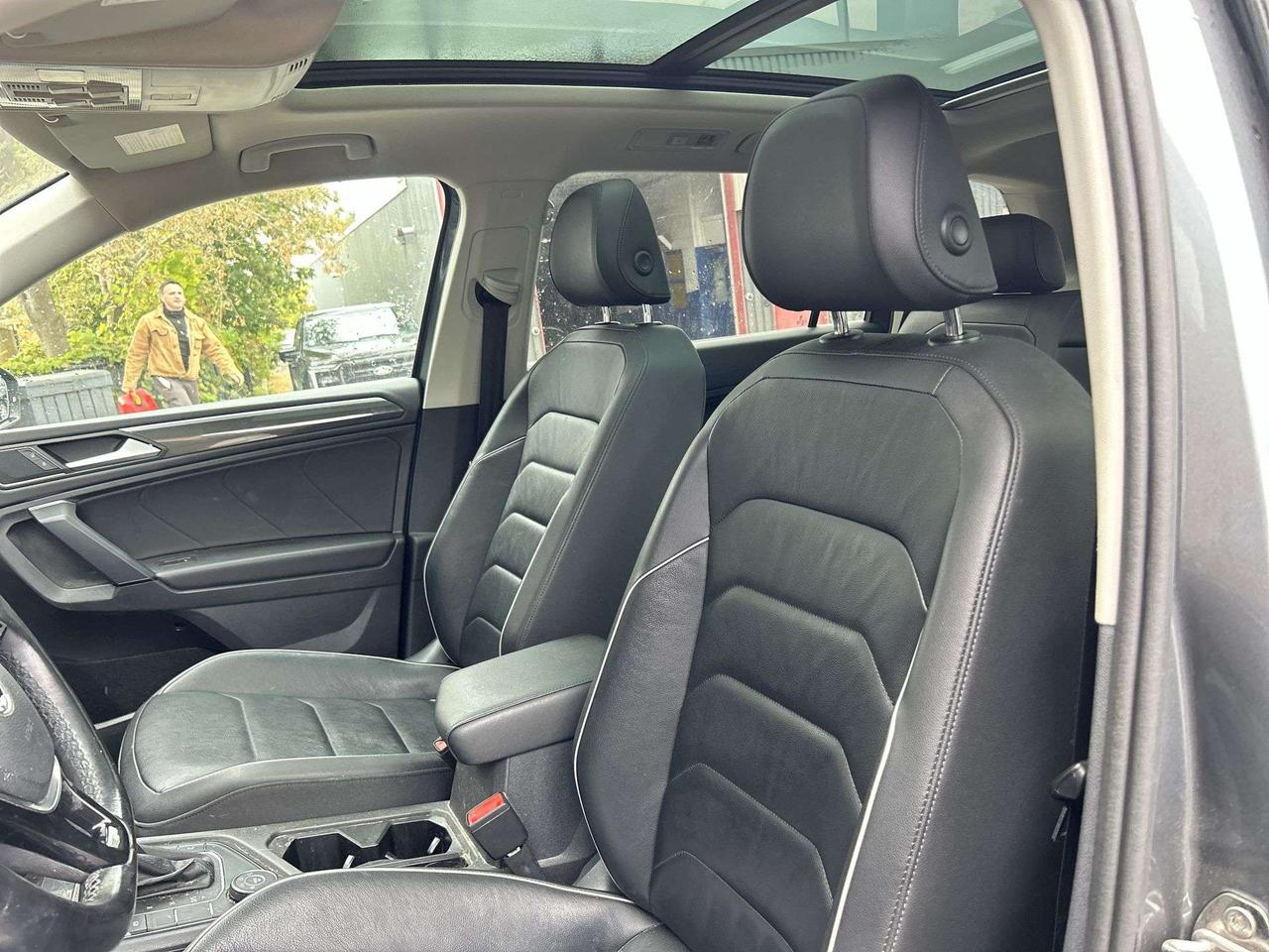 2019 Volkswagen Tiguan HIGHLINE AWD | HTD LEATHER | PANO ROOF | CARPLAY Photo