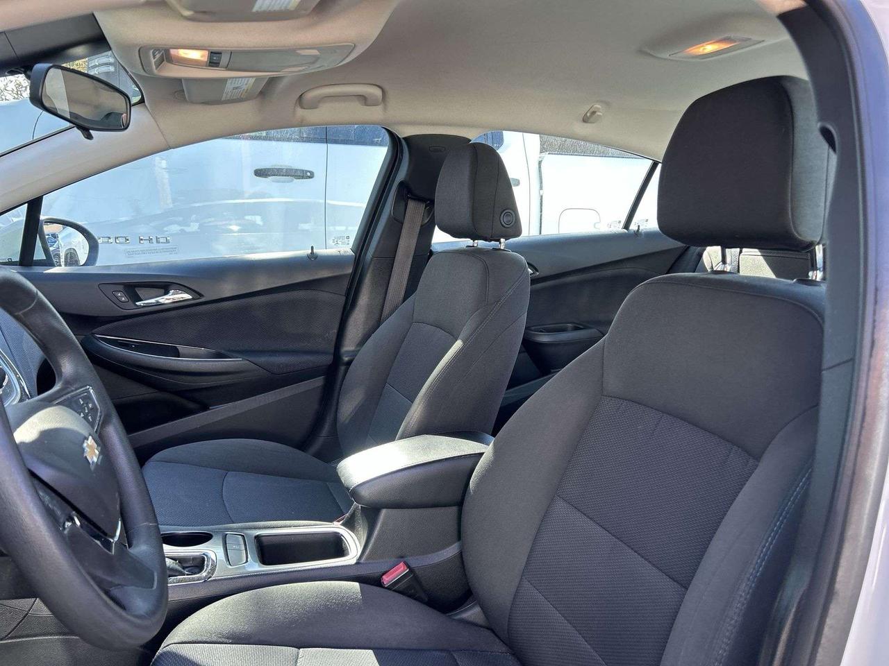 2018 Chevrolet Cruze LT | HTD SEATS | CARPLAY | REMOTE START | ALLOYS Photo