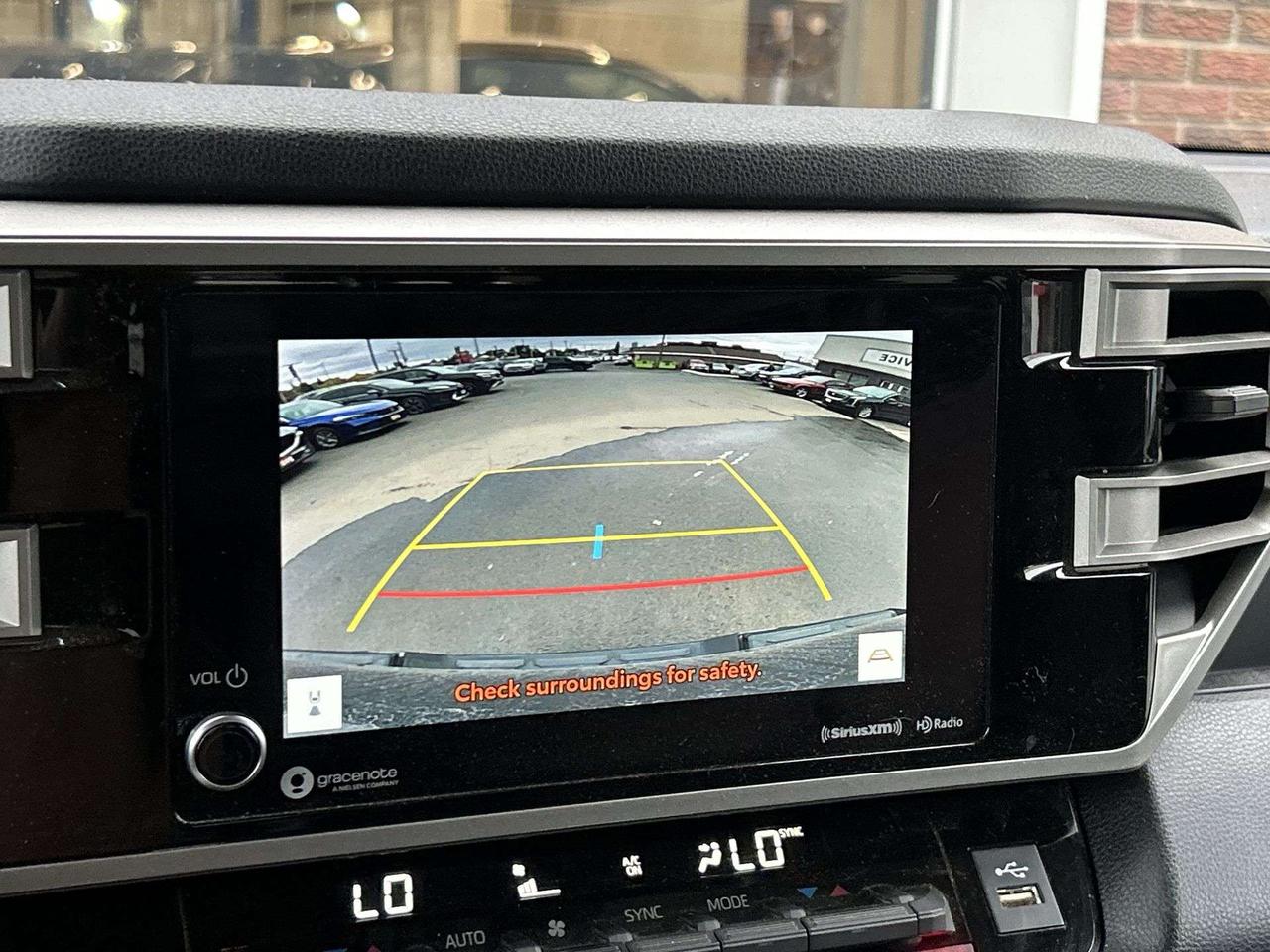 2024 Toyota Tundra 4X4 | CREW |LOW KMS! |HTD SEATS |CARPLAY | TOW PKG Photo