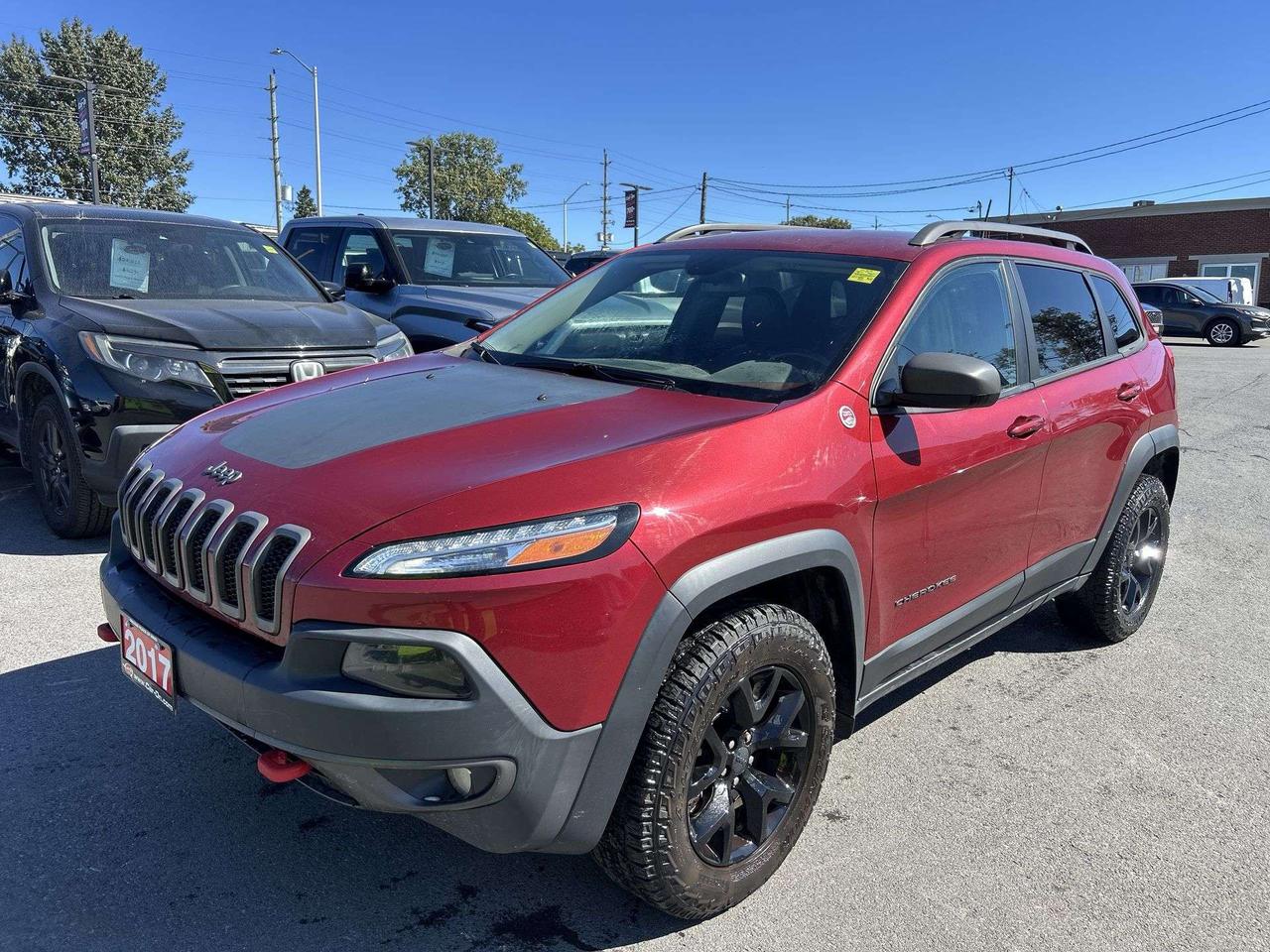 2017 Jeep Cherokee TRAILHAWK 4X4 | 3.2L V6 |HTD LEATHER |REMOTE START Photo