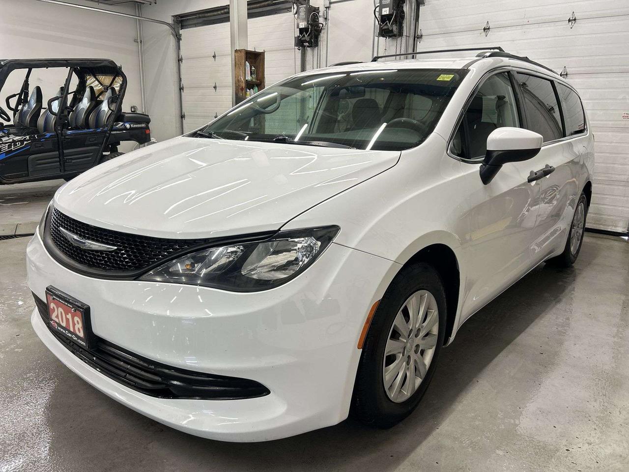 2018 Chrysler Pacifica 7-PASSENGER | CARPLAY | REAR CAM | BLUETOOTH | A/C Photo