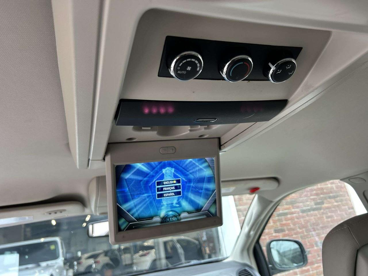 2017 Dodge Grand Caravan CREW | 7-PASS | HTD LEATHER | DVD PLAYER | NAV Photo