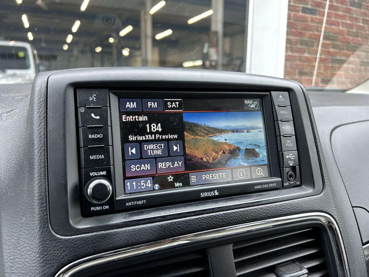 2017 Dodge Grand Caravan CREW | 7-PASS | HTD LEATHER | DVD PLAYER | NAV Photo