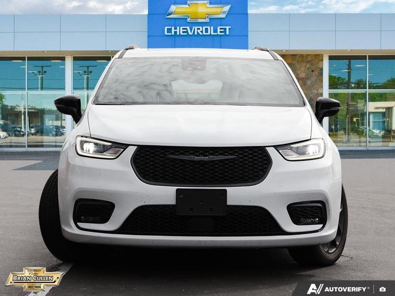 2025 Chrysler Pacifica Limited Limited FWD Photo5