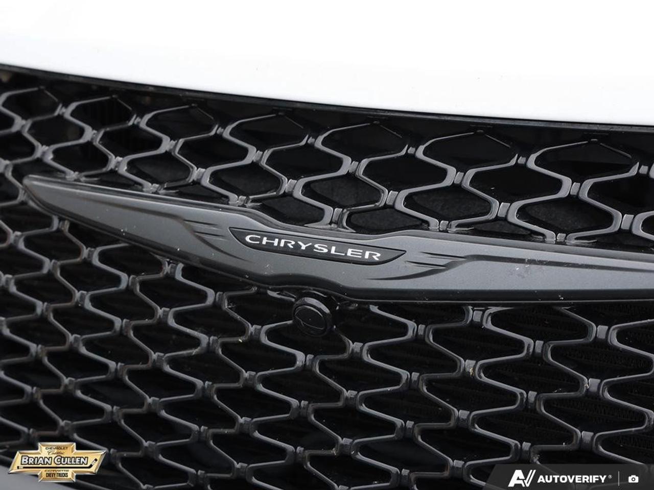 2025 Chrysler Pacifica Limited Limited FWD Photo