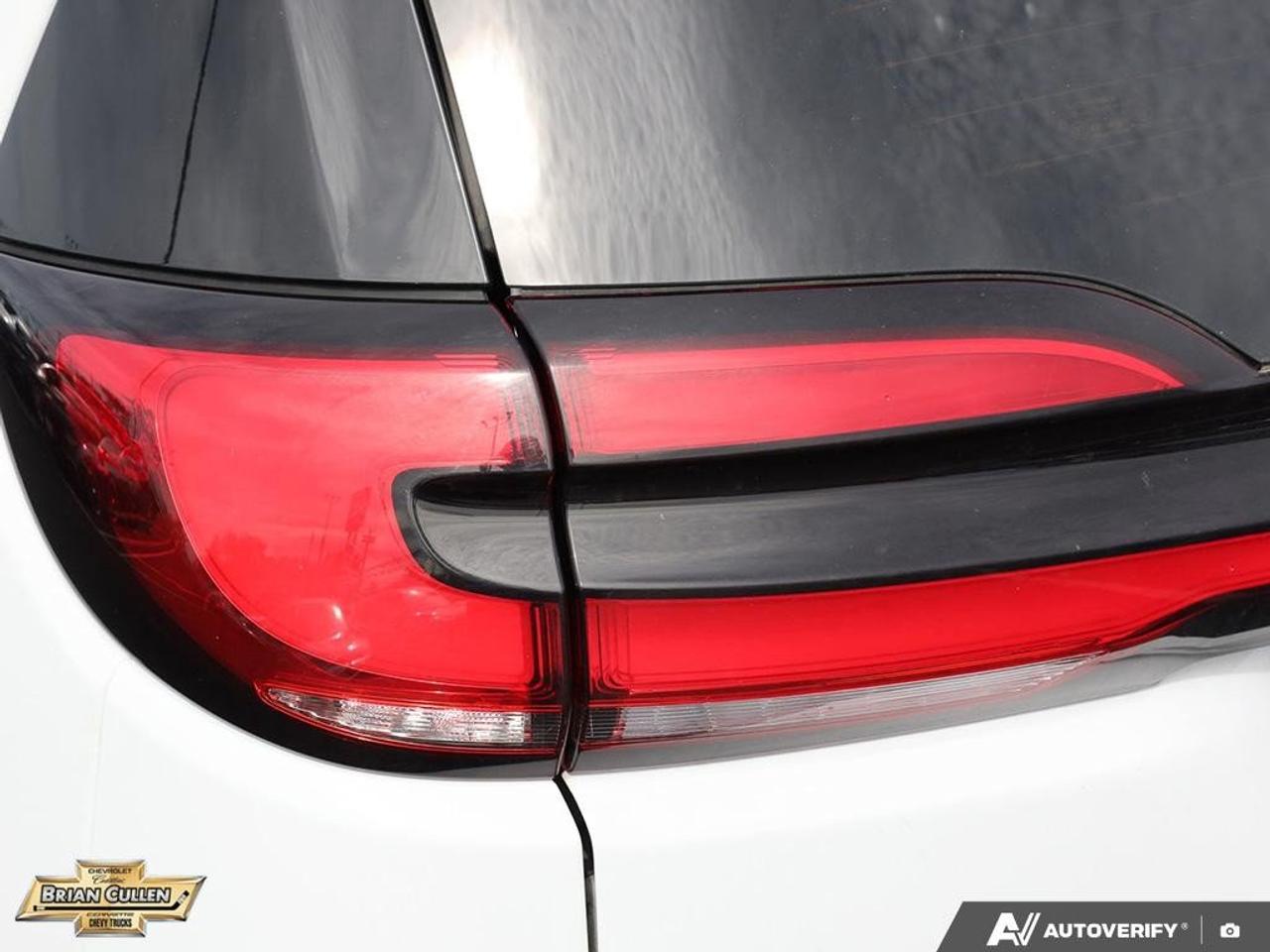 2025 Chrysler Pacifica Limited Limited FWD Photo