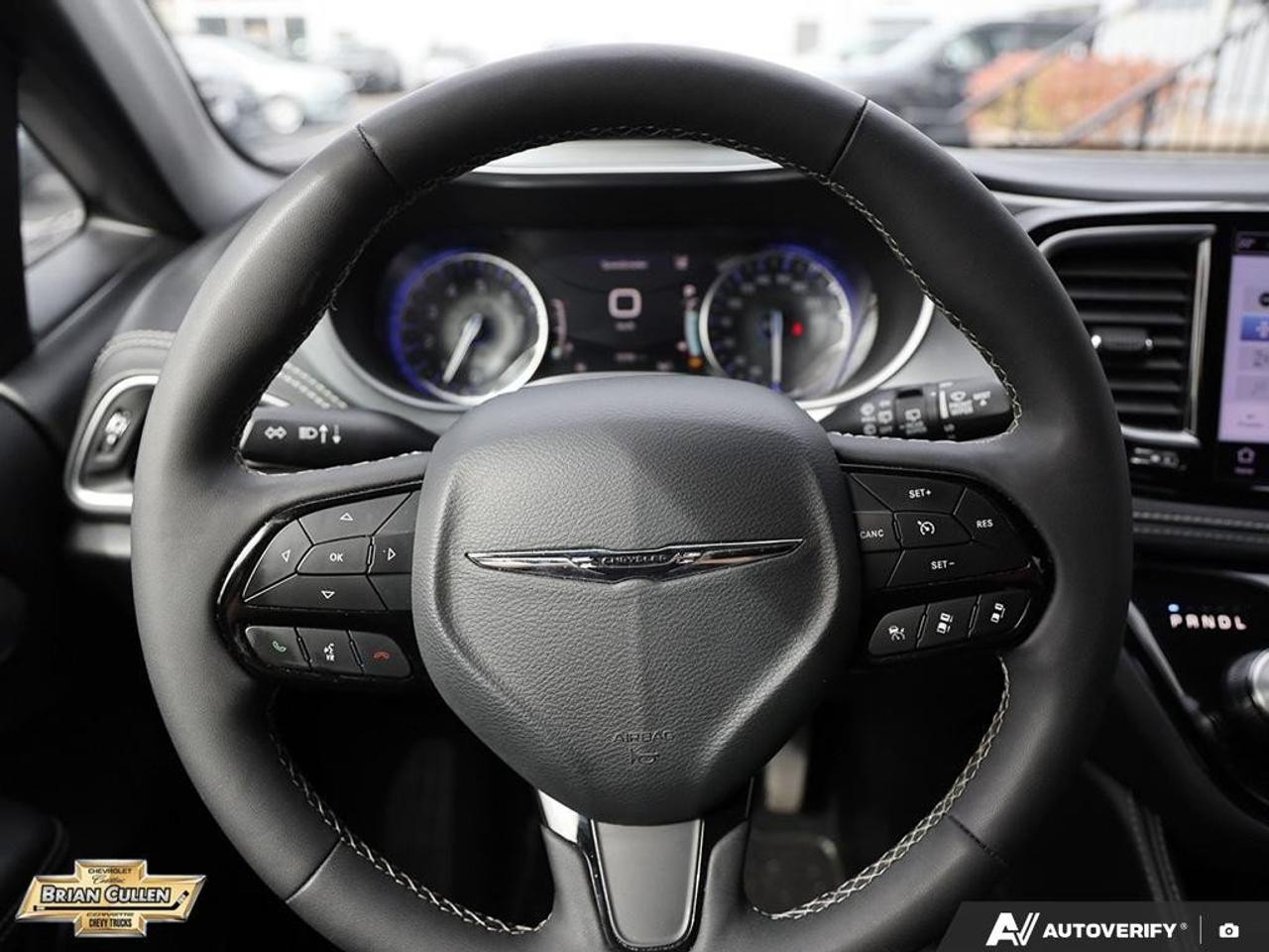 2025 Chrysler Pacifica Limited Limited FWD Photo