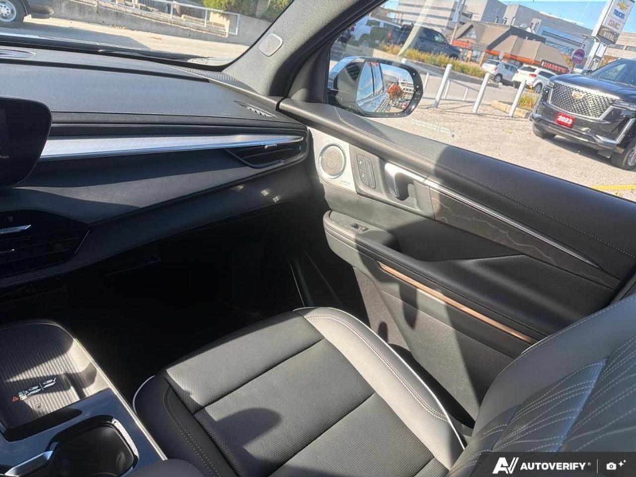 2025 Buick Enclave Avenir  - HUD -  Sunroof -  Cooled Seats Photo
