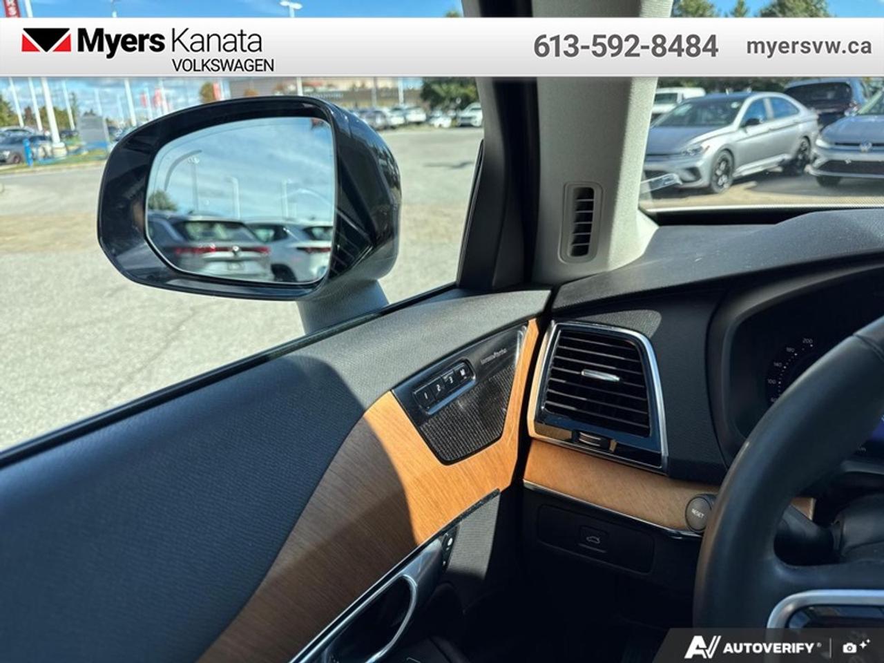 2023 Volvo XC90 B6 AWD Plus Dark Theme 7-Seater Photo