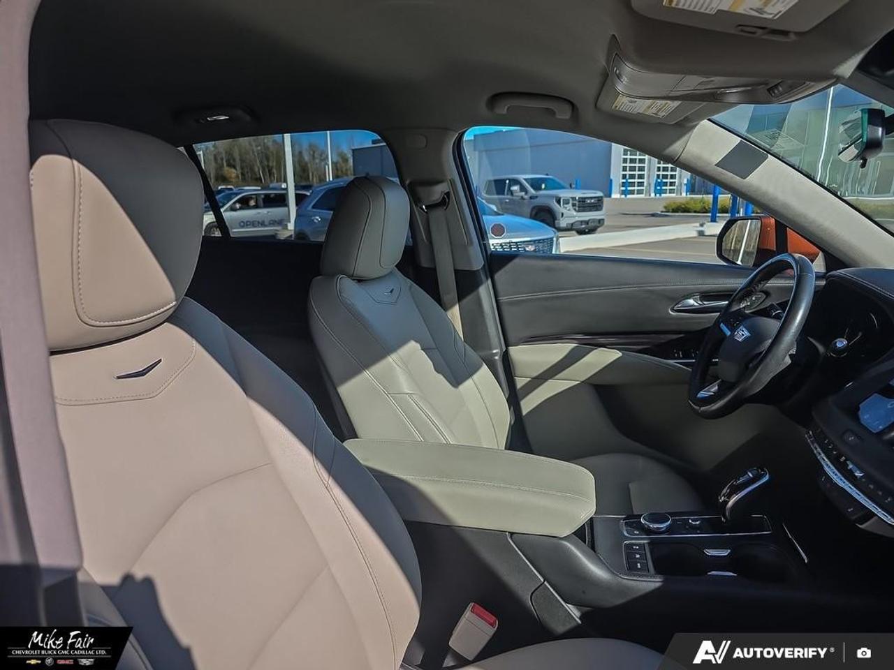 2020 Cadillac XT4 AWD 4dr Luxury Photo