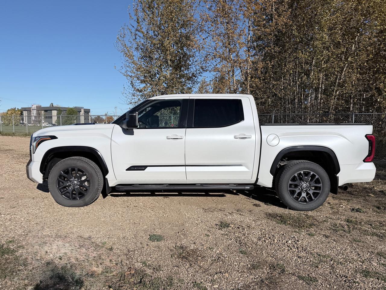 2022 Toyota Tundra Platinum Hybrid Photo1