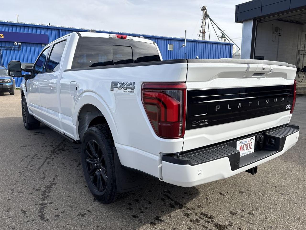 2026 Ford F-150 Platinum Photo4