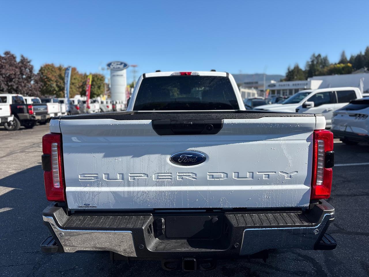2026 Ford F-350 Super Duty SRW XLT Photo3