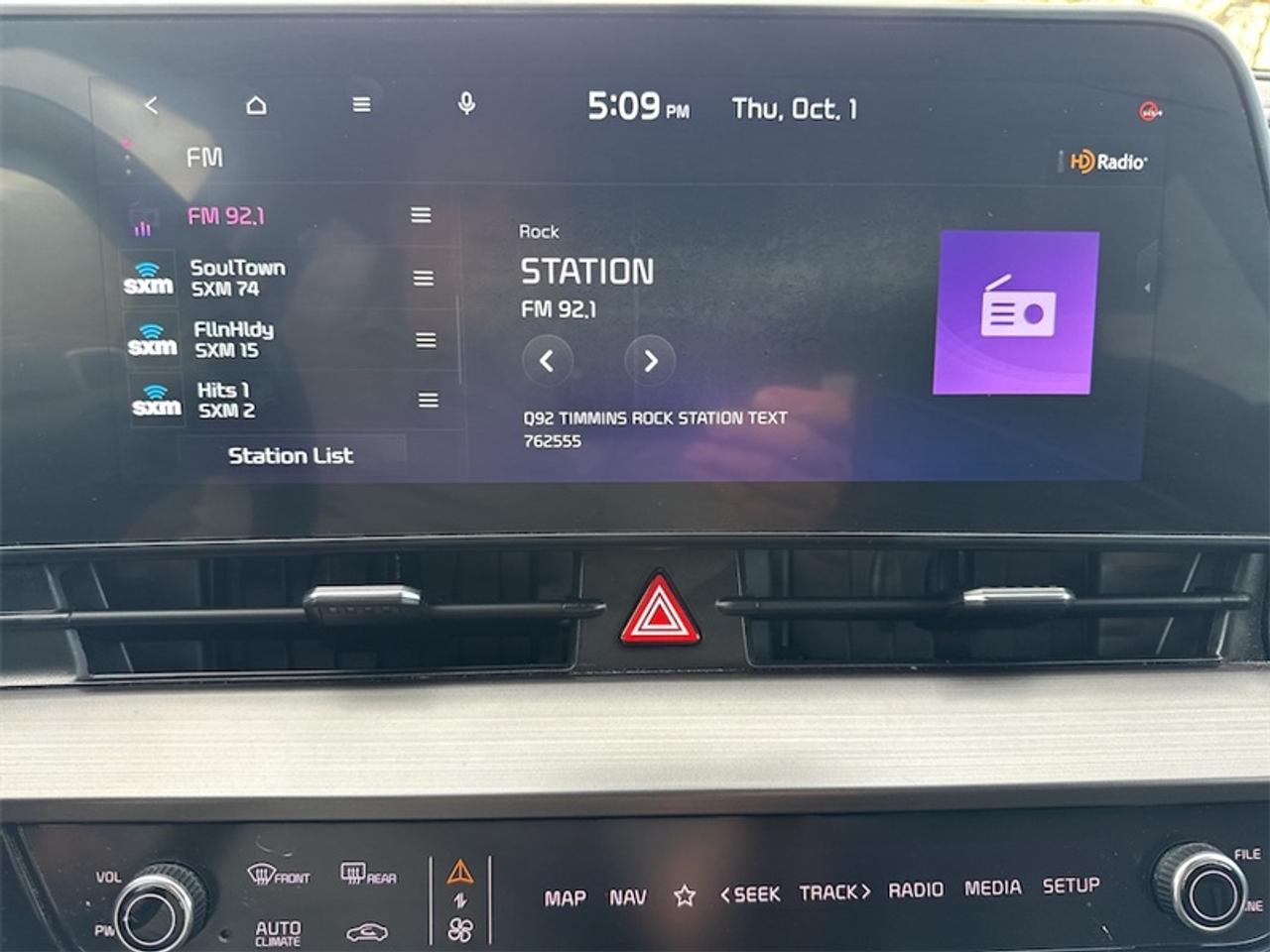 2023 Kia Sportage Hybrid EX AWD  Navigation GPS Photo