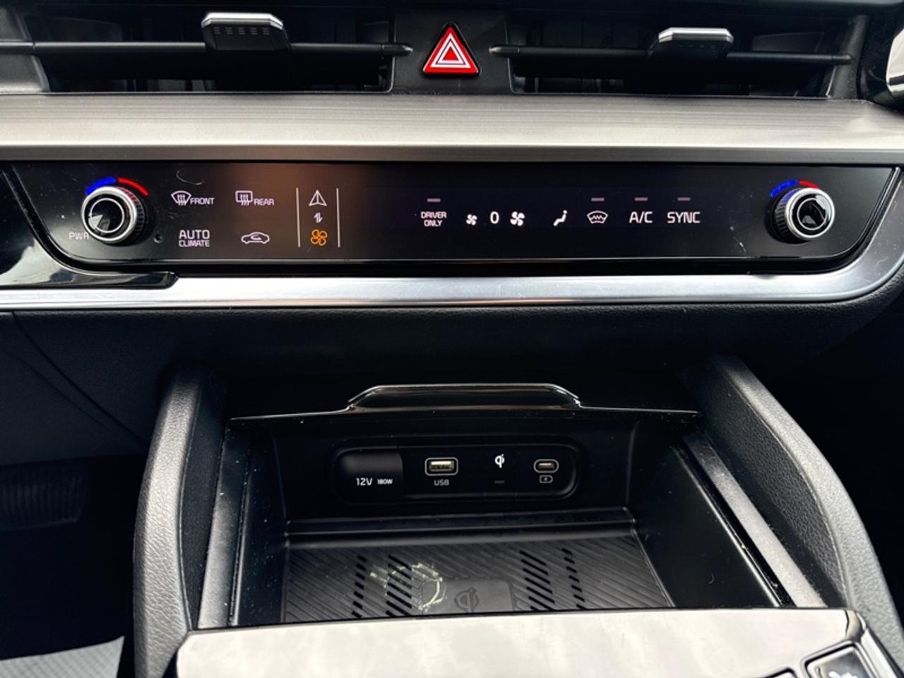 2023 Kia Sportage Hybrid EX AWD  Navigation GPS Photo