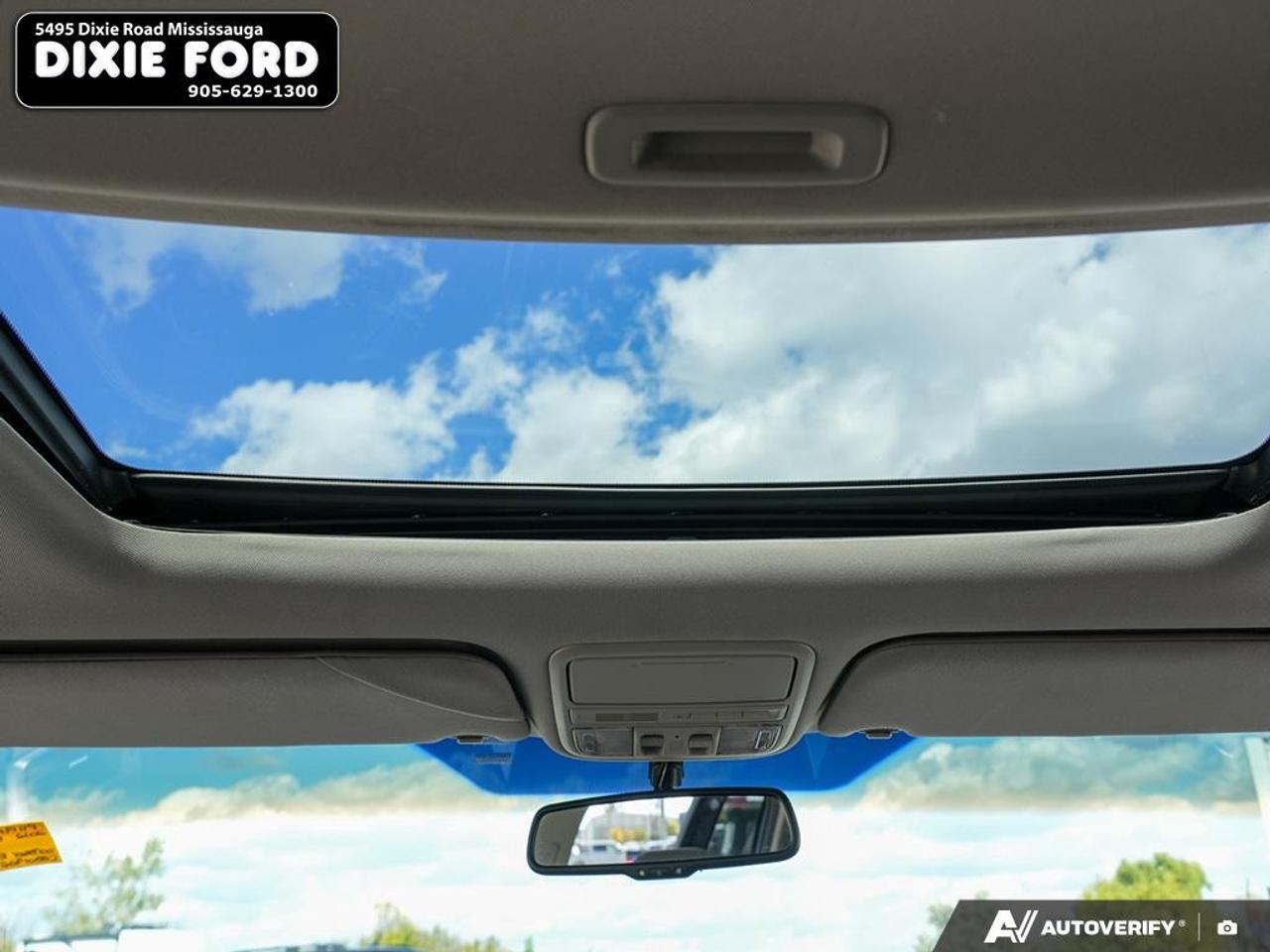 2012 Honda Odyssey Touring Photo
