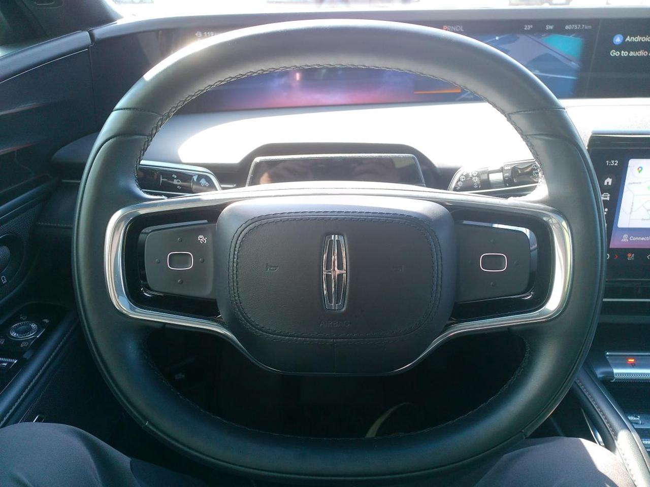 2024 Lincoln Nautilus Reserve AWD Photo2