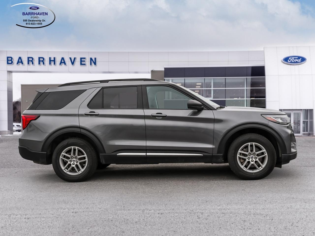 2025 Ford Explorer Active Photo5