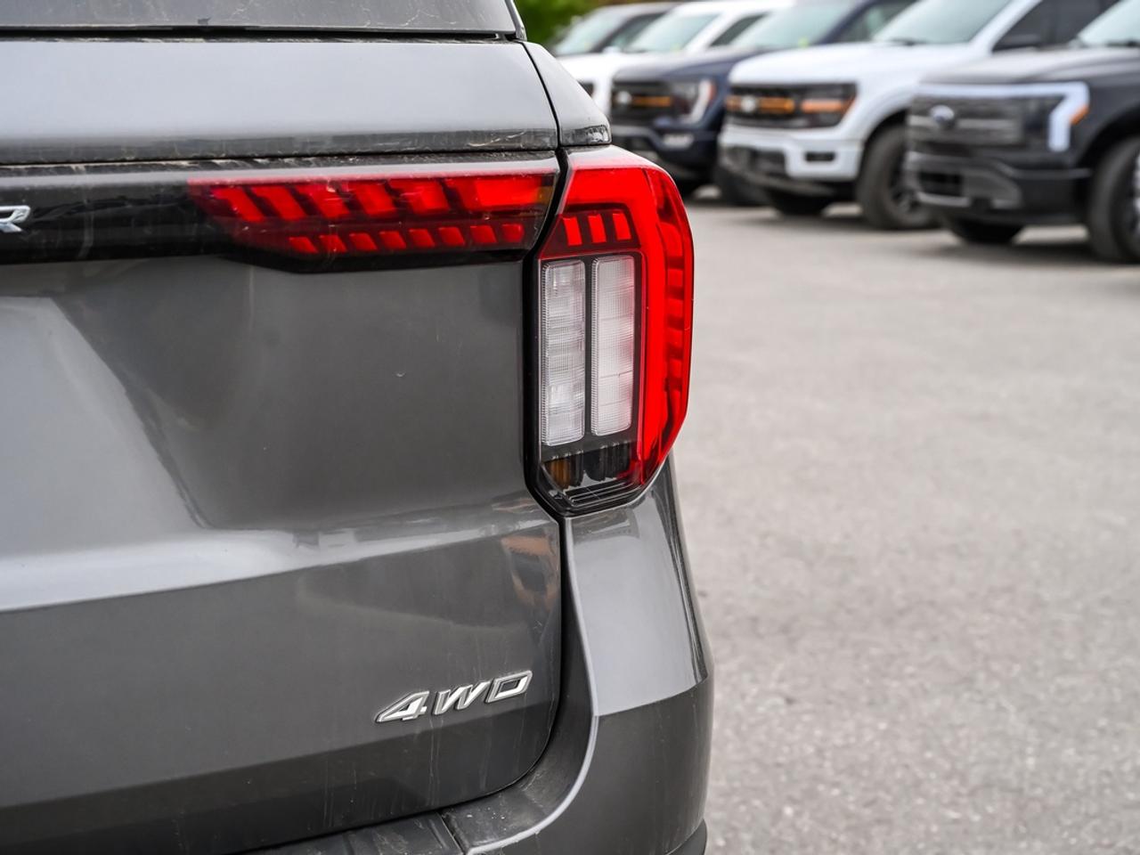2025 Ford Explorer Active Photo