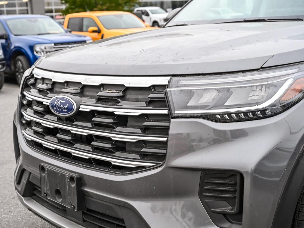 2025 Ford Explorer Active Photo