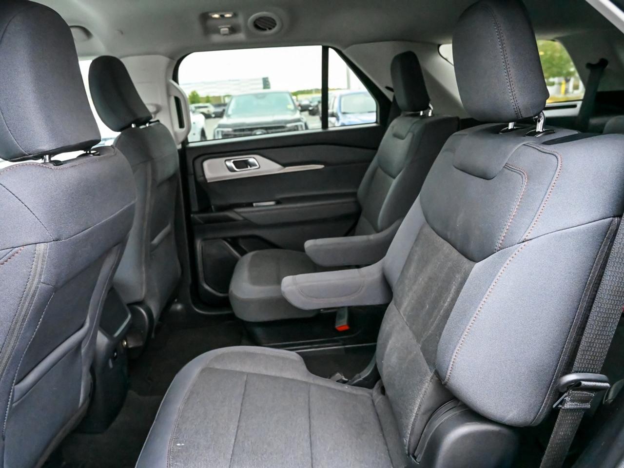2025 Ford Explorer Active Photo