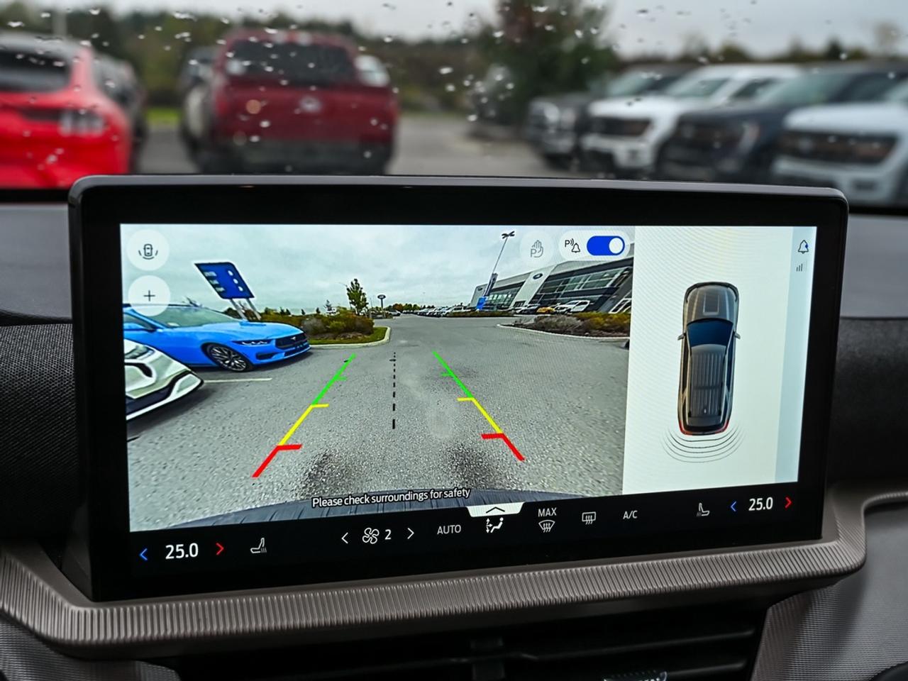 2025 Ford Explorer Active Photo