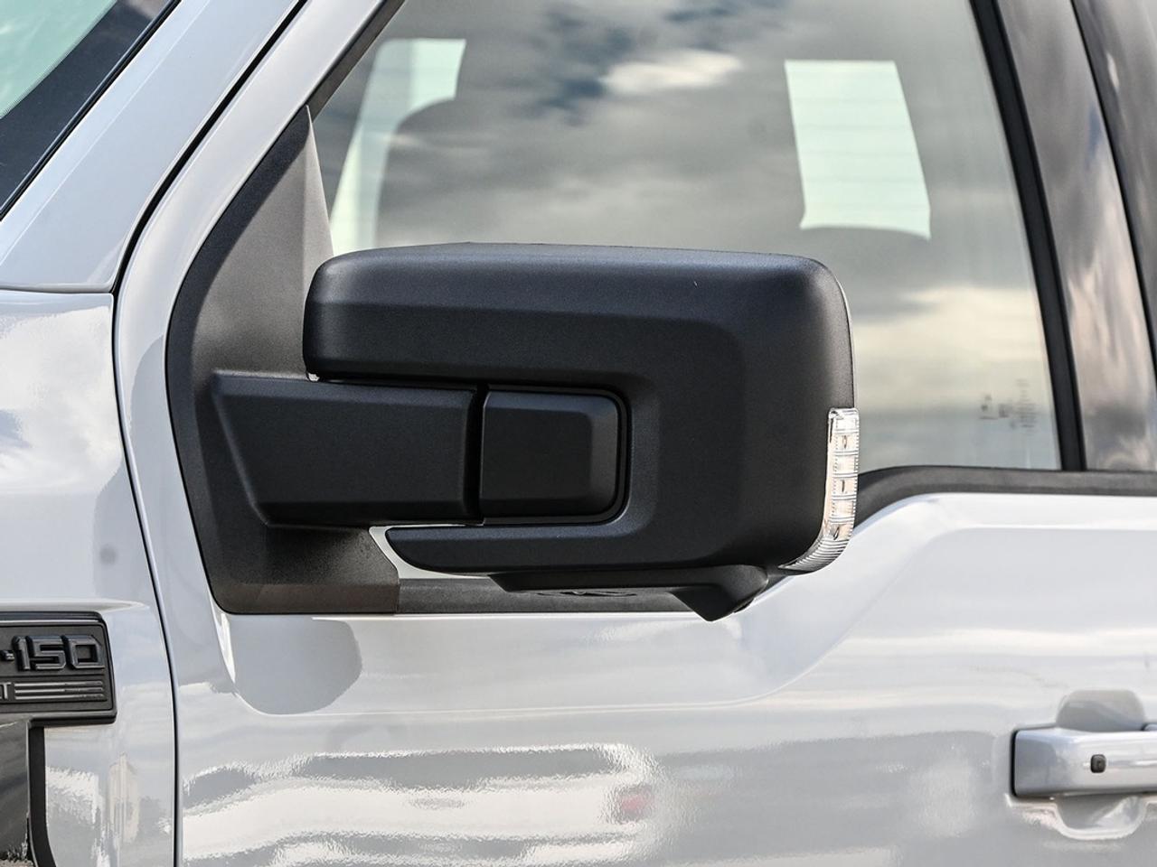2026 Ford F-150 XLT Photo2