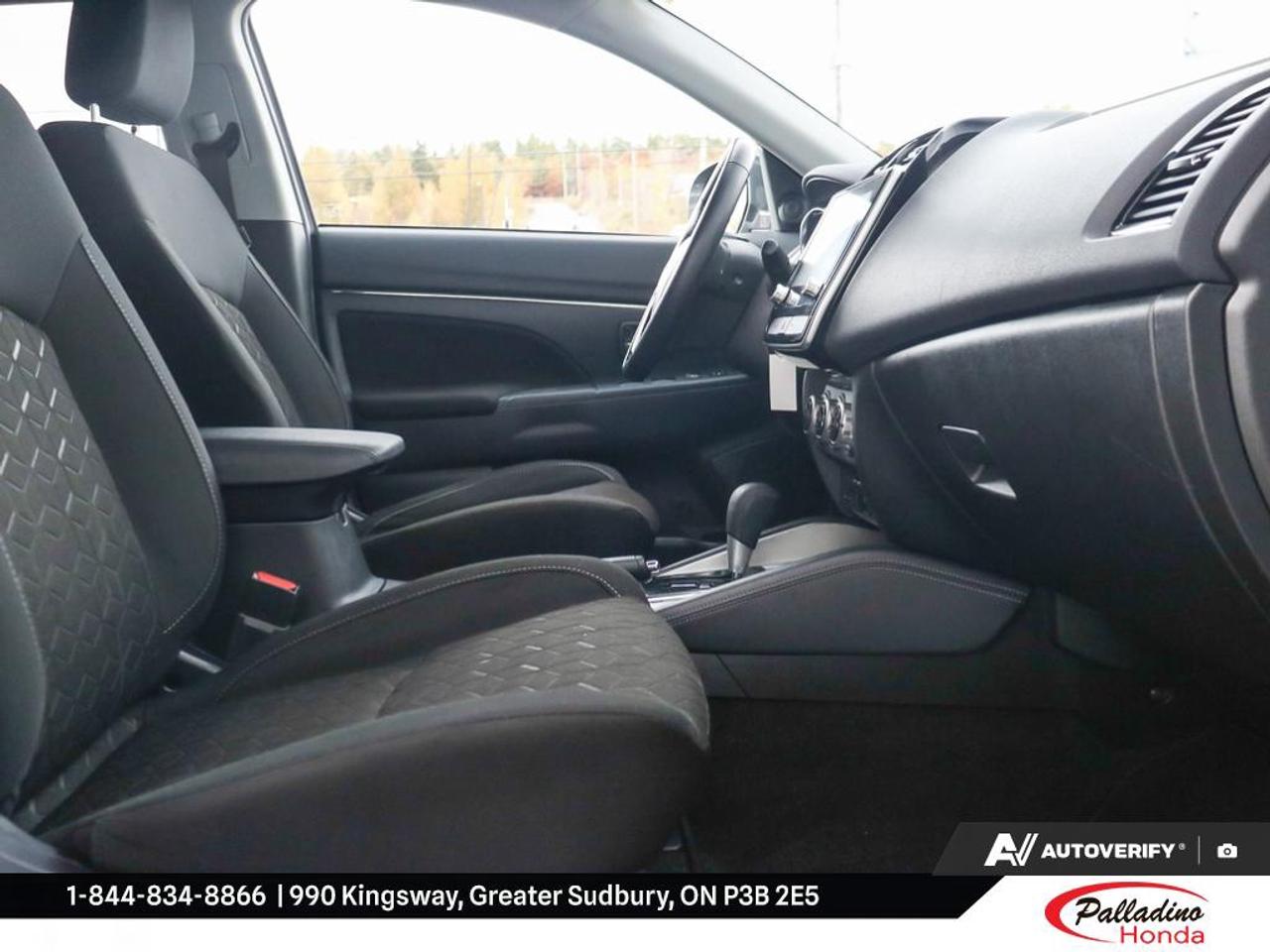 2024 Mitsubishi RVR SE Photo