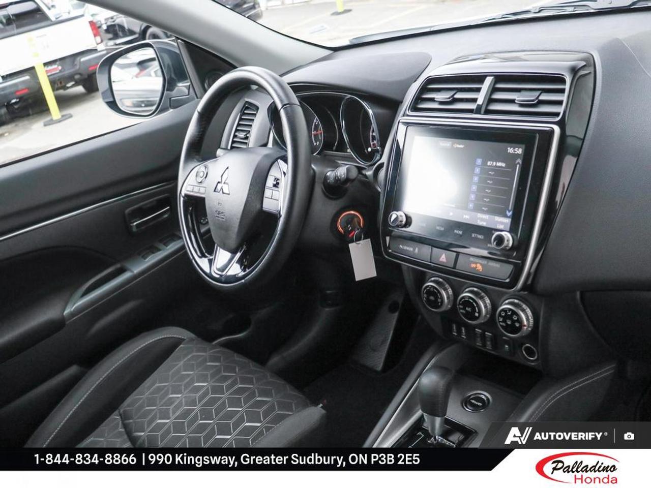 2024 Mitsubishi RVR SE Photo