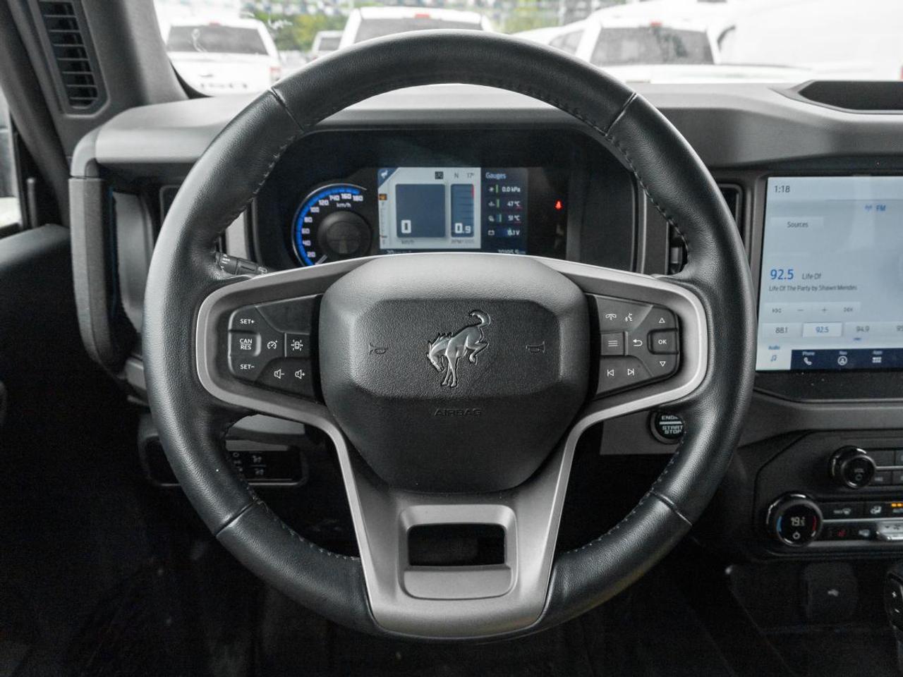 2024 Ford Bronco Black Diamond Photo
