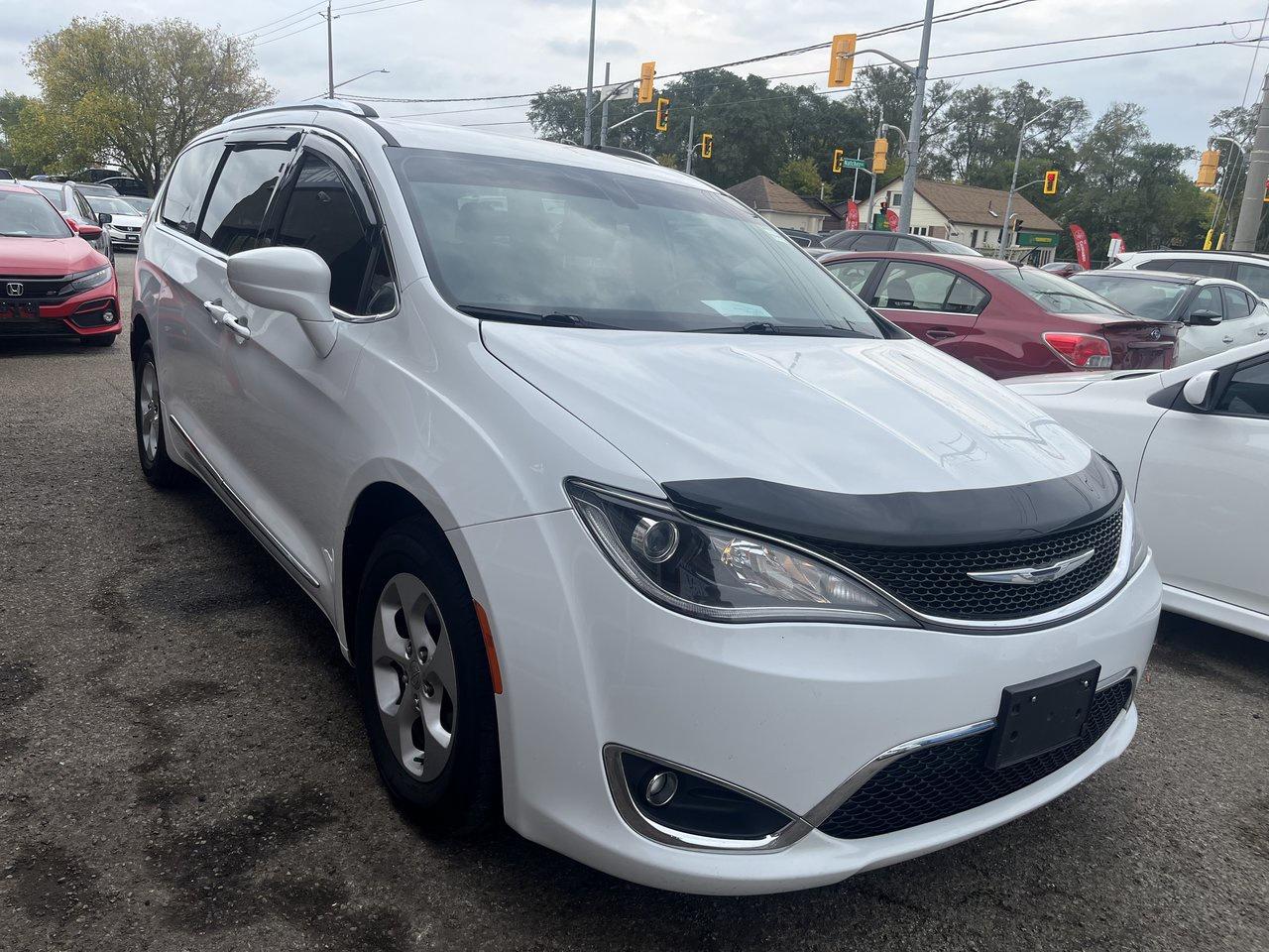 2017 Chrysler Pacifica Touring-L Plus Photo