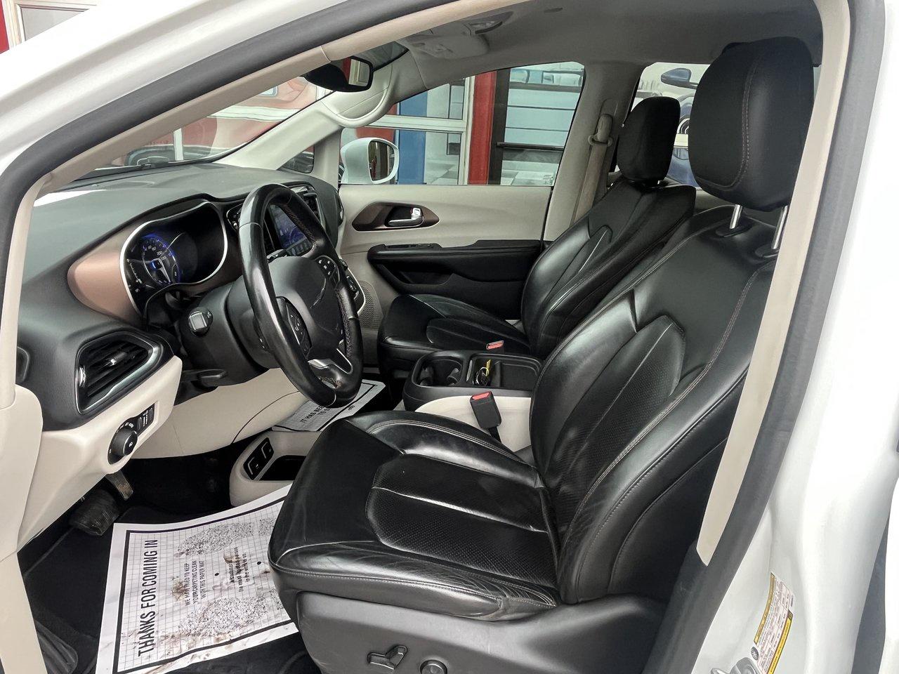 2017 Chrysler Pacifica Touring-L Plus Photo