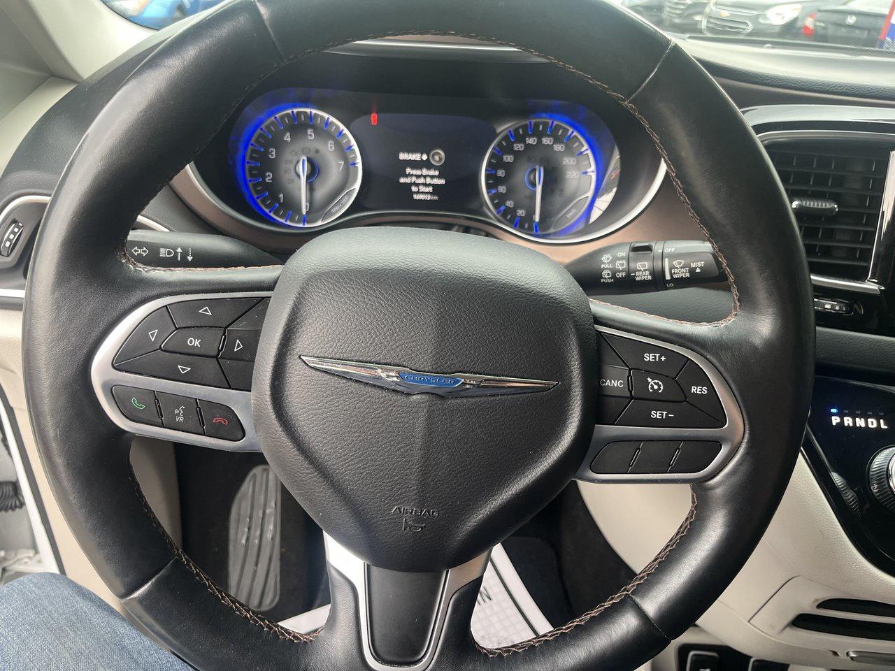 2017 Chrysler Pacifica Touring-L Plus Photo