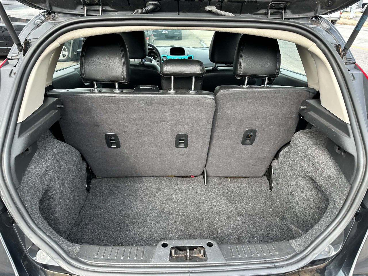 2013 Ford Fiesta SE - Photo #7