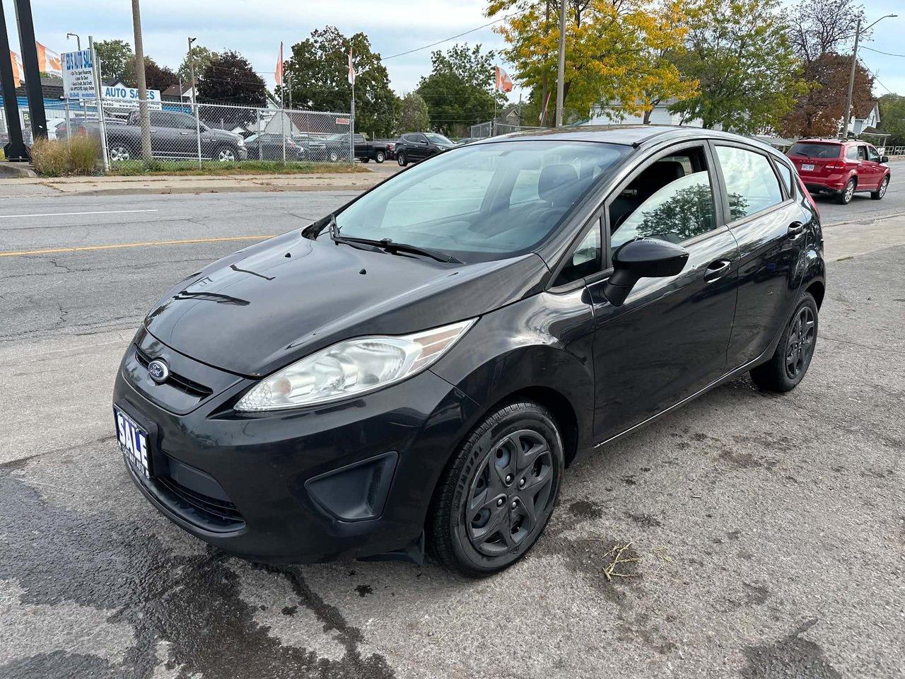 2013 Ford Fiesta SE - Photo #10