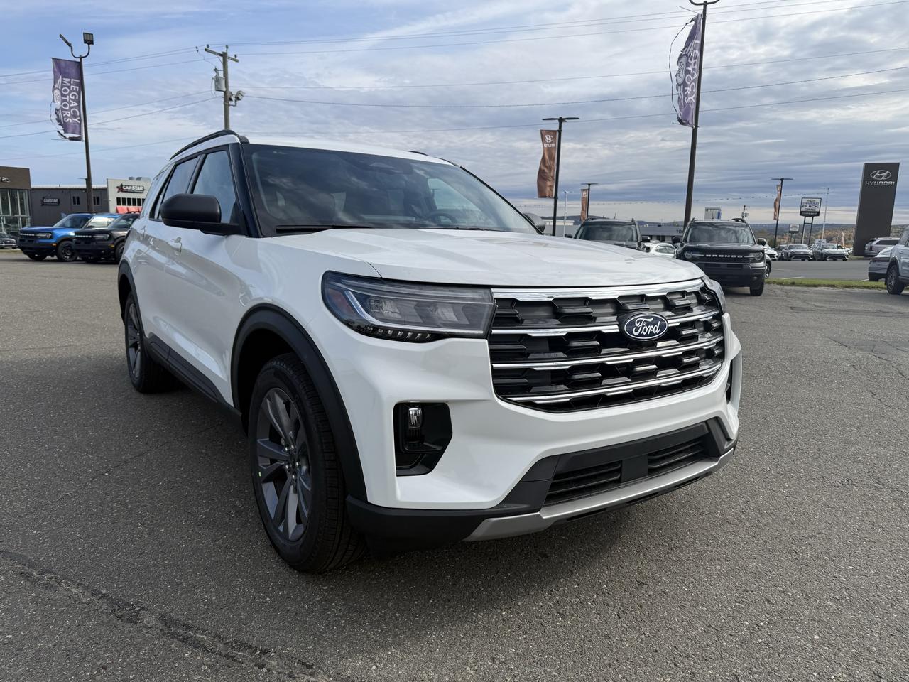 2027 Ford Explorer Active w/200A Pkg 4WD Photo0