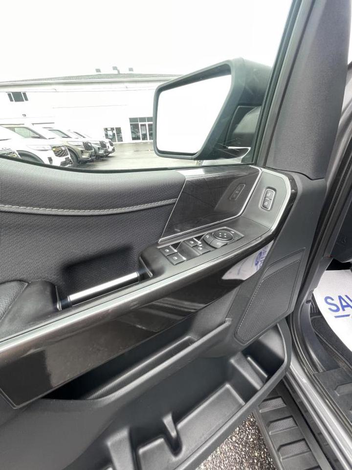2021 Ford F-150 XLT Photo