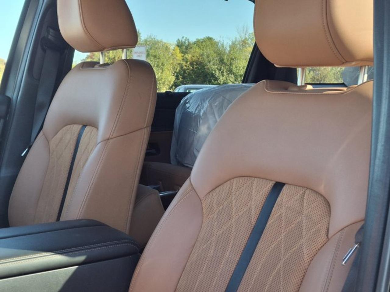 2024 Mazda CX-90 MHEV Signature AWD | Tan Nappa Leather | Sunroof | Nav | 360 Camera | Cooled + Heated Seats | and More ! Photo