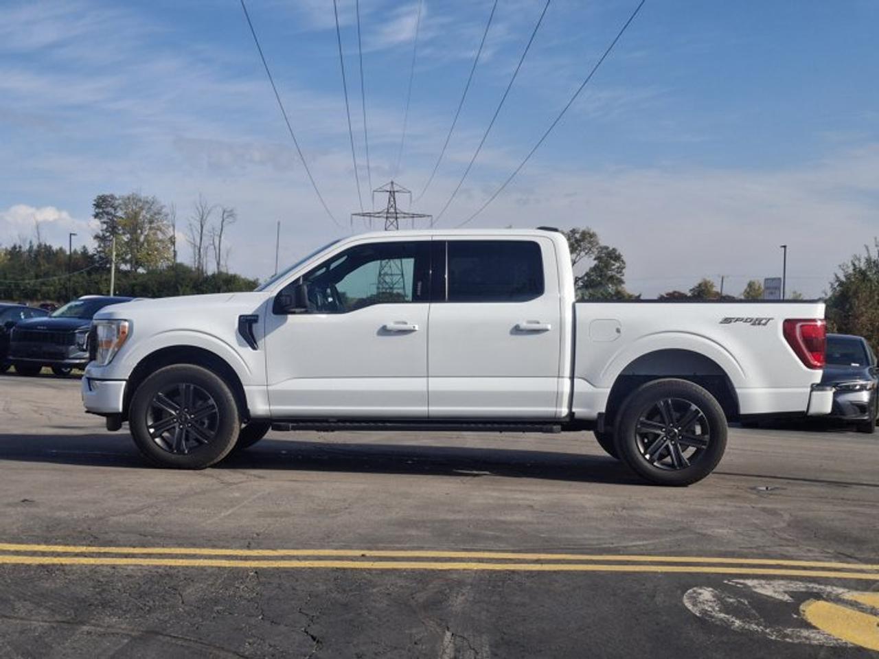 2022 Ford F-150 XLT 4x4 Crew | 5.0L V8! | 301A | Sport Package | Trailer Brake Controller | Lane Keep Assist & More! Photo5