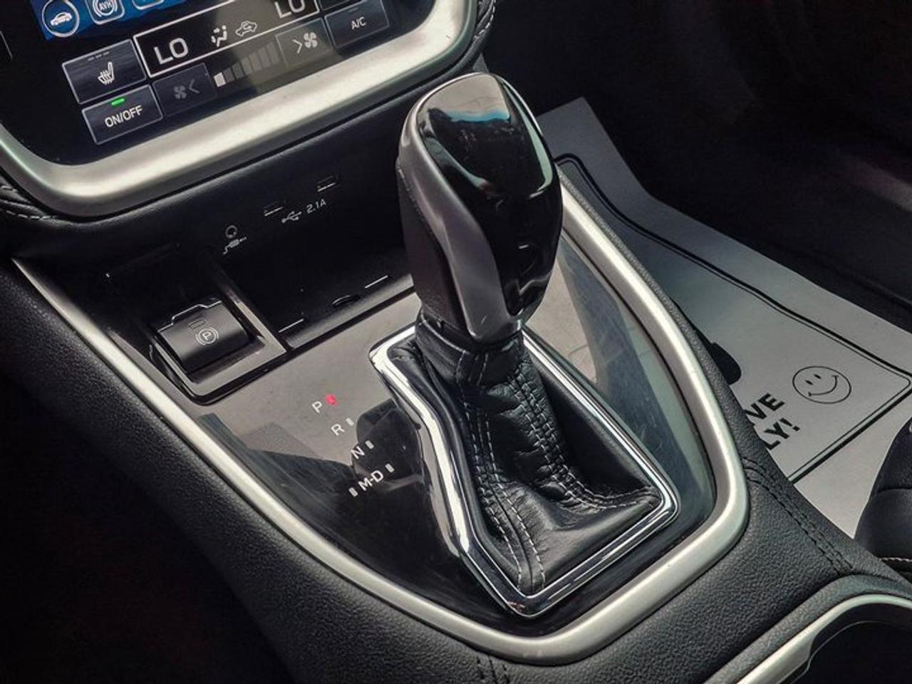 2022 Subaru Outback Limited AWD | Leather | Sunroof | Heated Seats + Steering | Eyesight | Wireless Charger | and More ! Photo