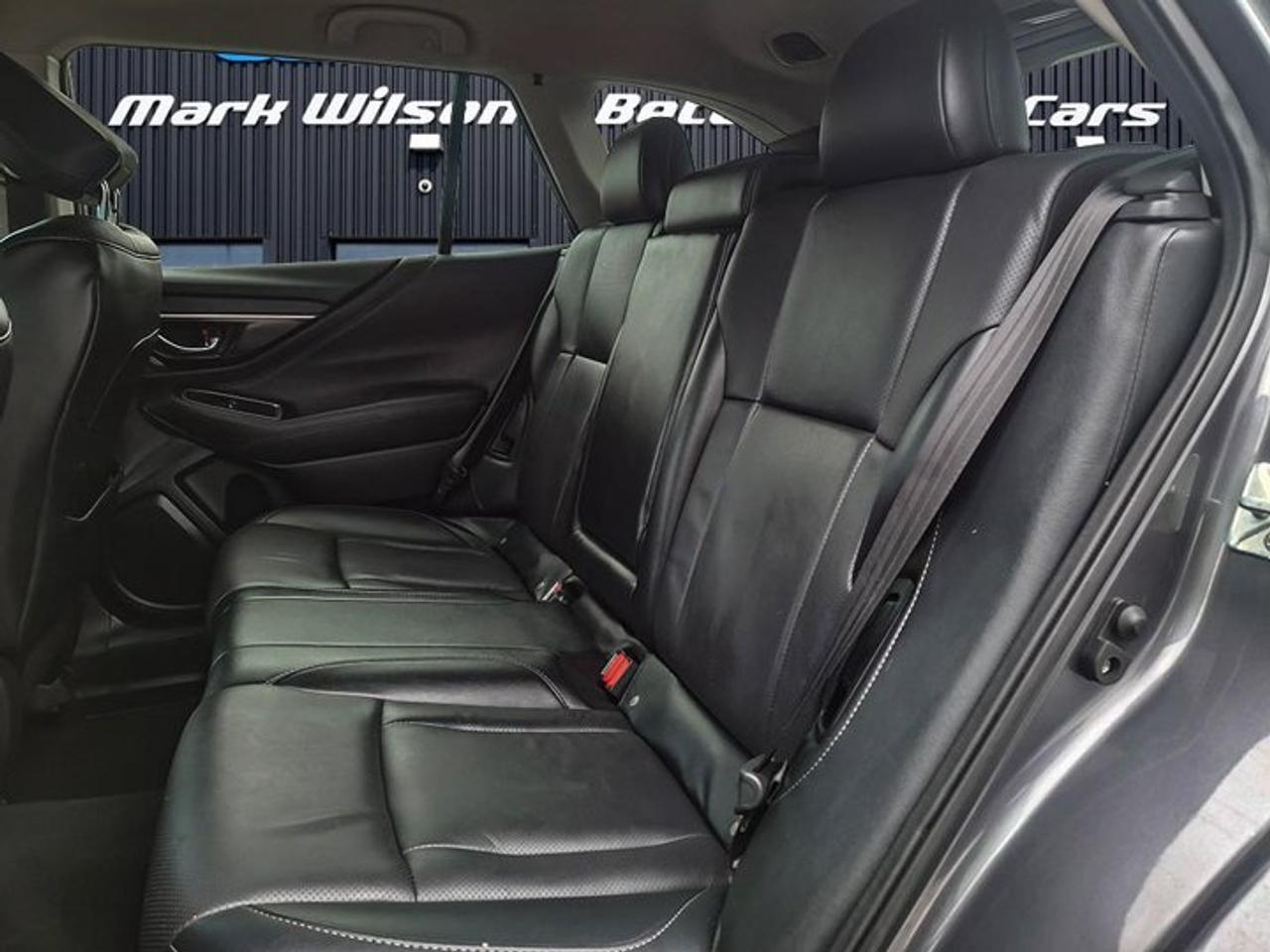 2022 Subaru Outback Limited AWD | Leather | Sunroof | Heated Seats + Steering | Eyesight | Wireless Charger | and More ! Photo