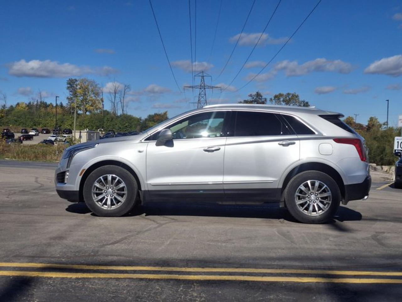 2018 Cadillac XT5 Luxury AWD | Leather | Navi | Pano Roof | Heated Seats | CarPlay | Remote Start | and More ! Photo5