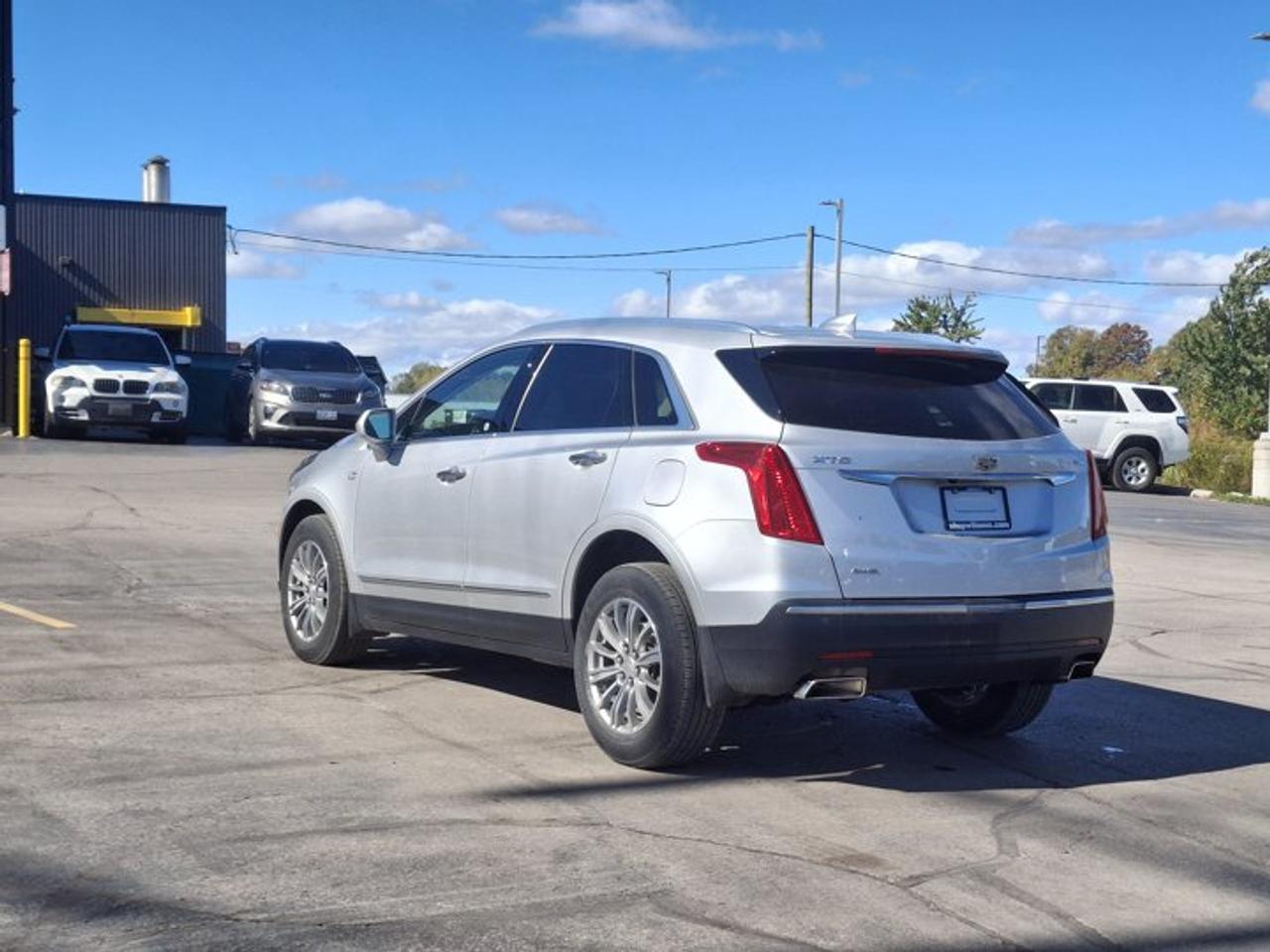 2018 Cadillac XT5 Luxury AWD | Leather | Navi | Pano Roof | Heated Seats | CarPlay | Remote Start | and More ! Photo