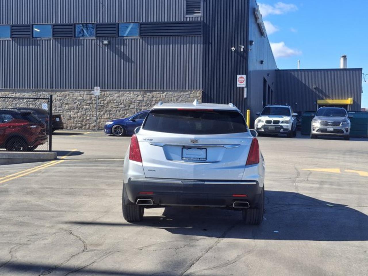 2018 Cadillac XT5 Luxury AWD | Leather | Navi | Pano Roof | Heated Seats | CarPlay | Remote Start | and More ! Photo