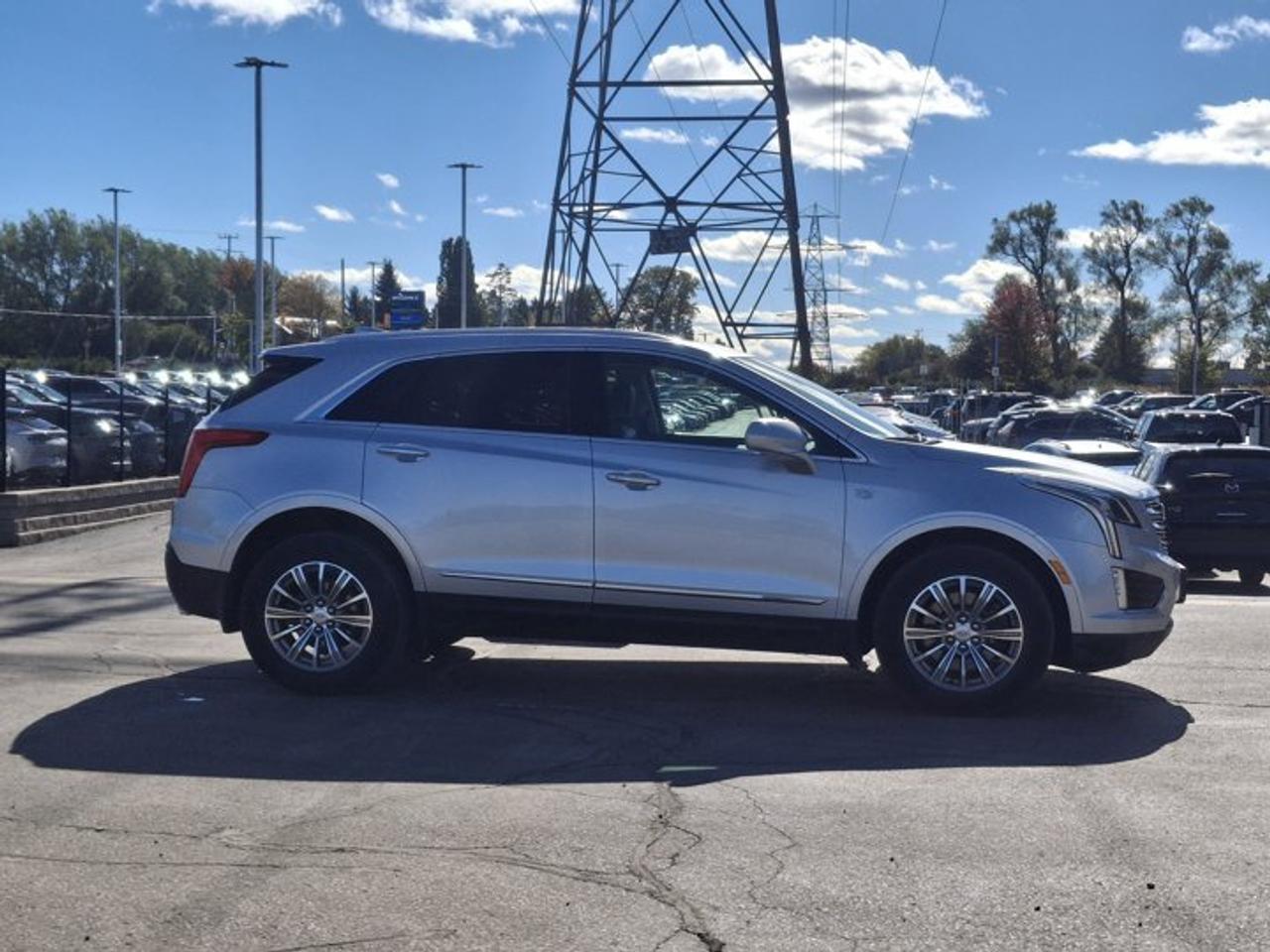 2018 Cadillac XT5 Luxury AWD | Leather | Navi | Pano Roof | Heated Seats | CarPlay | Remote Start | and More ! Photo