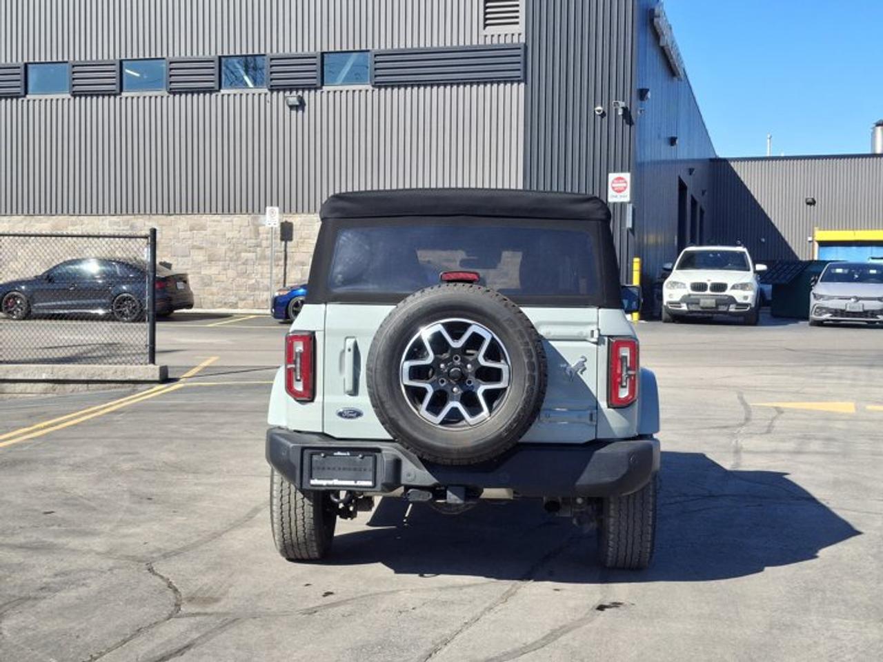 2022 Ford Bronco Outer Banks | 4x4 | V6 | 4-Dr | High Pkg | 360 Camera | 12" Screen | Heated Seats | and More ! Photo3