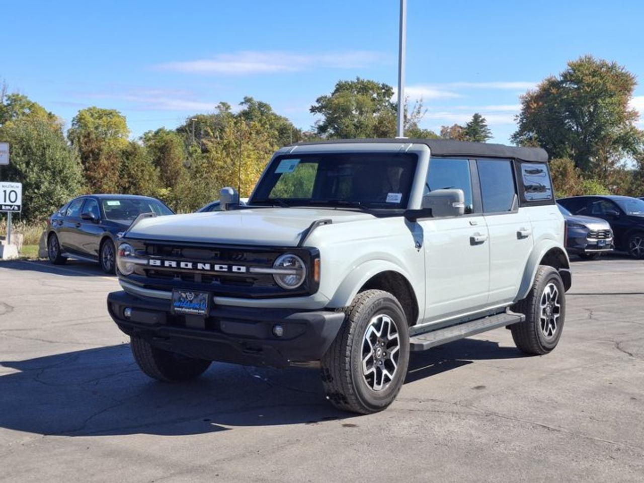 2022 Ford Bronco Outer Banks | 4x4 | V6 | 4-Dr | High Pkg | 360 Camera | 12" Screen | Heated Seats | and More ! Photo0