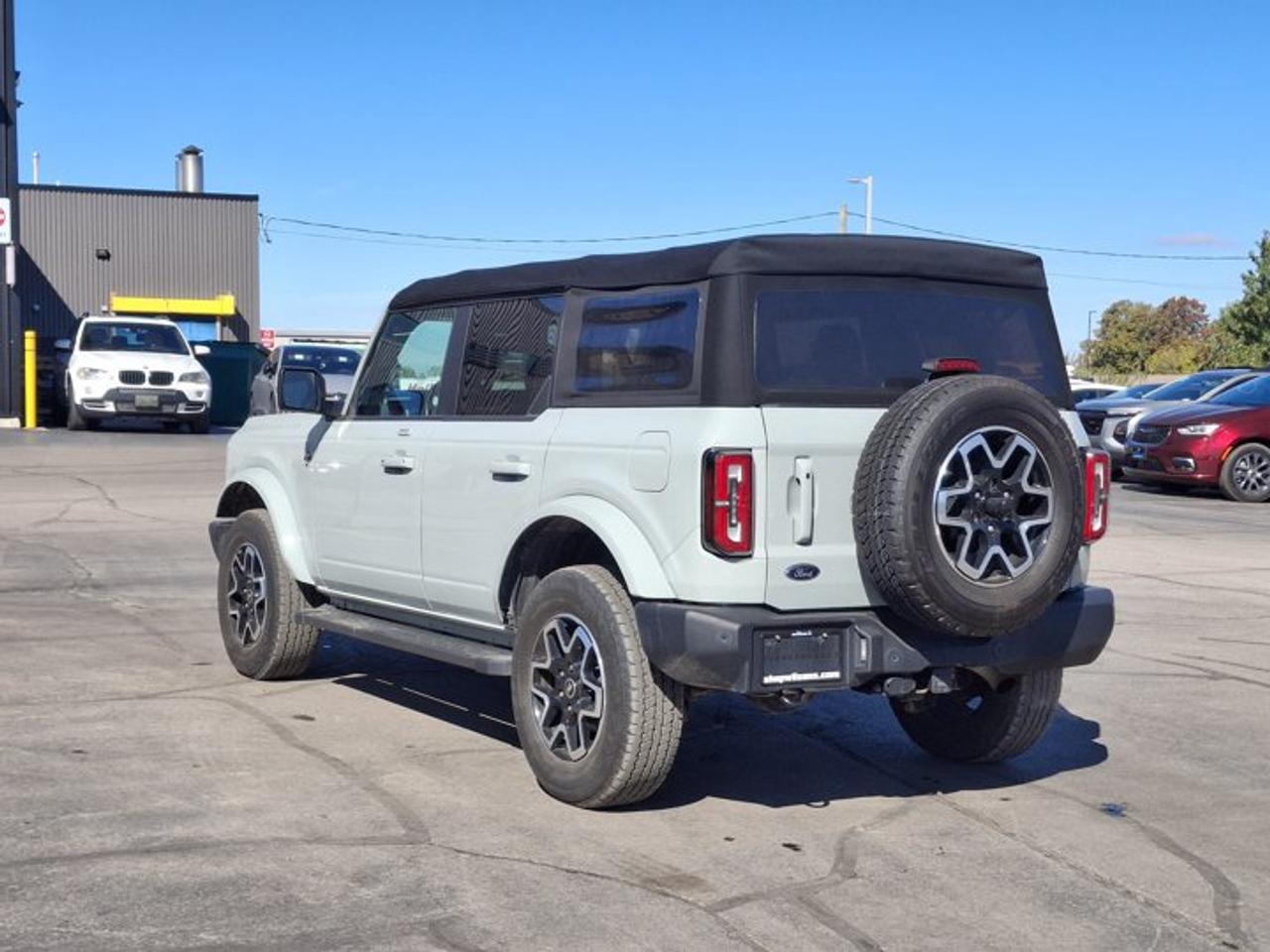 2022 Ford Bronco Outer Banks | 4x4 | V6 | 4-Dr | High Pkg | 360 Camera | 12" Screen | Heated Seats | and More ! Photo