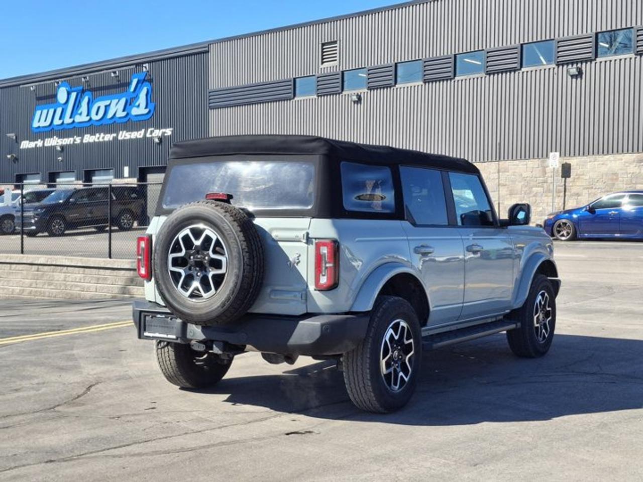 2022 Ford Bronco Outer Banks | 4x4 | V6 | 4-Dr | High Pkg | 360 Camera | 12" Screen | Heated Seats | and More ! Photo