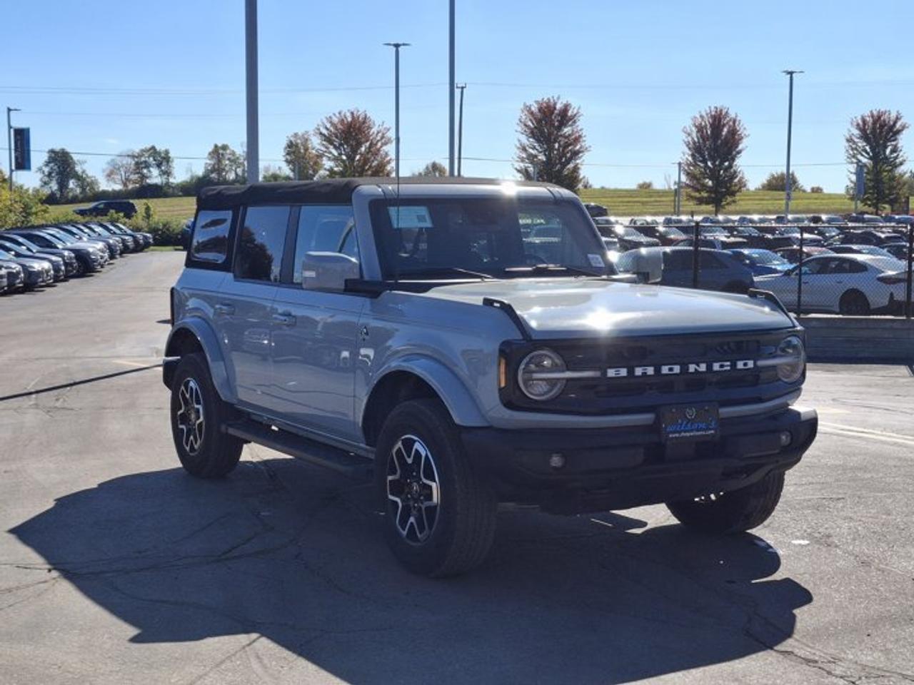 2022 Ford Bronco Outer Banks | 4x4 | V6 | 4-Dr | High Pkg | 360 Camera | 12" Screen | Heated Seats | and More ! Photo